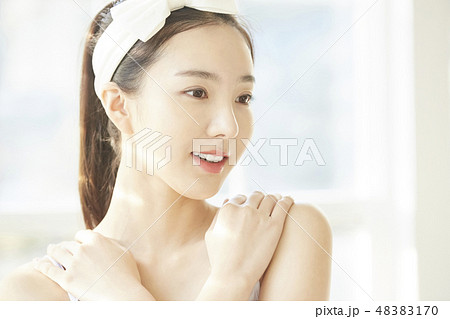 女性　ビューティー 48383170
