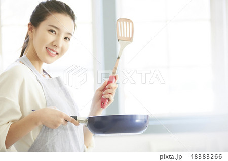 女性　ライフスタイル 48383266