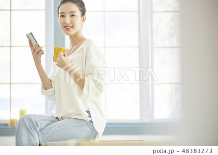 女性　ライフスタイル 48383273