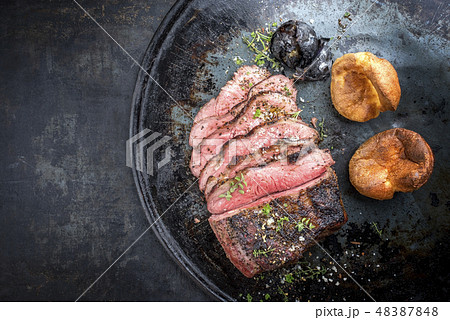 Barbecue caveman wagyu roast beef 48387848