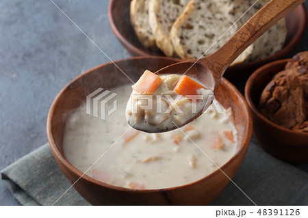 ベビーホタテのチャウダー 48391126