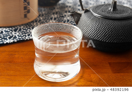 白湯　飲み物　お湯　湯冷まし　鉄瓶 48392196