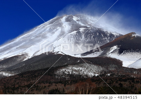 世界遺産 富士山 水が塚公園 雪景色 世界遺産 富士山 水が塚公園 雪景色 48394515
