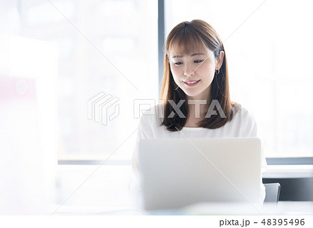 ビジネスウーマン ビジネスウーマン 48395496