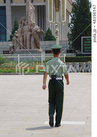 天安門広場の中国人民武装警察部隊（北京） 48396547