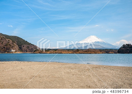 精進湖から望む富士山 精進湖から望む富士山 48396734