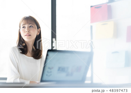 ビジネスウーマン ビジネスウーマン 48397473