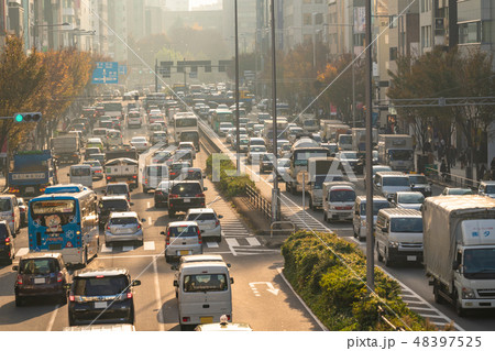 《東京都》東京ラッシュアワー・自動車 48397525