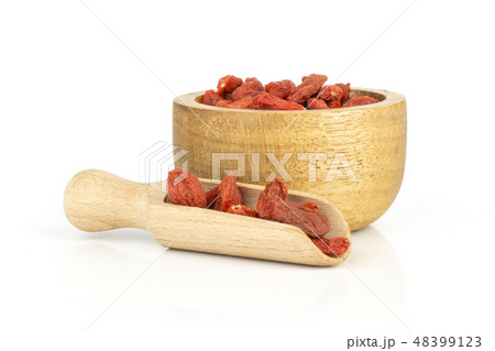 Dried red goji berries isolated on white 48399123