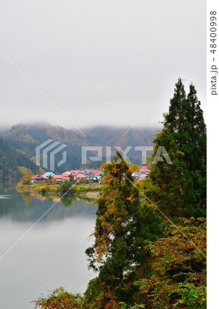 紅葉と大志集落(福島県) 紅葉と大志集落(福島県) 48400998