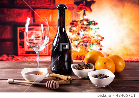 Recipe hot red mulled wine with christmas tree 48405711