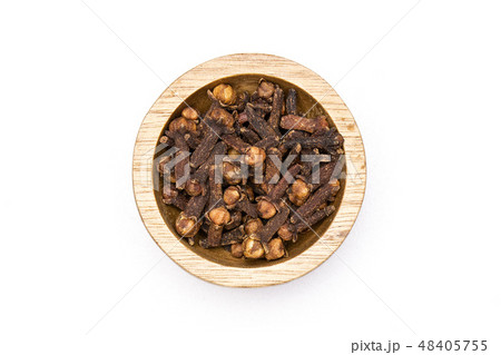 Small dried cloves spice isolated on white Small dried cloves spice isolated on white 48405755