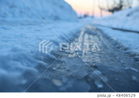 冬の轍 冬の轍 48406529
