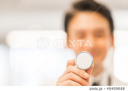 医者 聴診器 医者 聴診器 48409688
