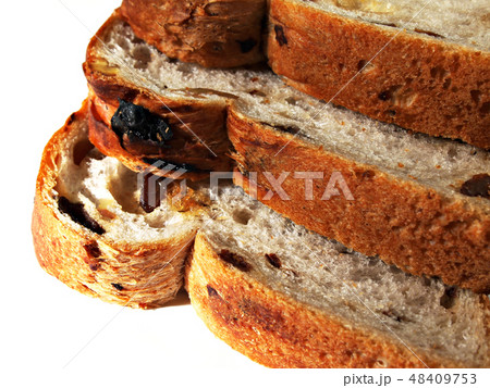 食パン　レーズンとクルミ入り 48409753