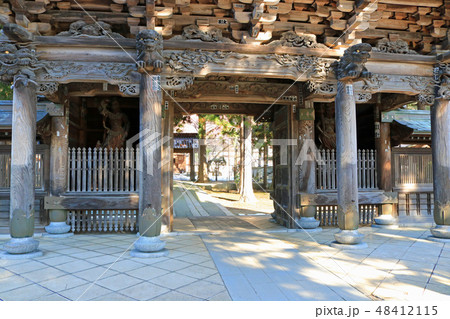 瑞鳩峰山 報恩寺の山門 48412115