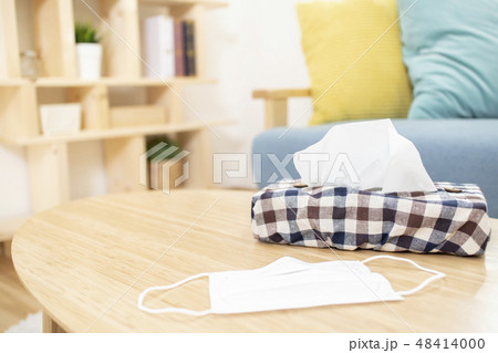 花粉症イメージ　マスク　ティッシュ 48414000