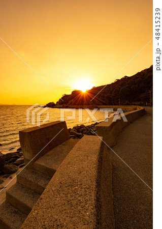 糸島　芥屋の夕暮れ 48415239