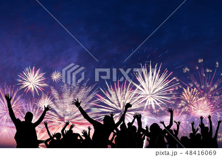 Friends looks holiday fireworks 48416069