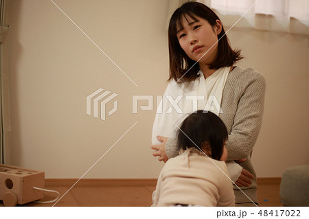 怪我をした母親 怪我をした母親 48417022