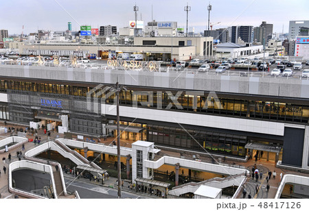 日本の埼玉都市景観　さいたま市の大宮駅を望む 48417126