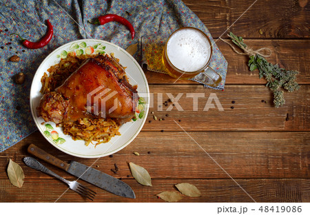 Eisbeinwith stewed cabbage Eisbeinwith stewed cabbage 48419086