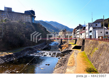 箱根湯本の早川に架かるあじさい橋 箱根湯本の早川に架かるあじさい橋 48423007