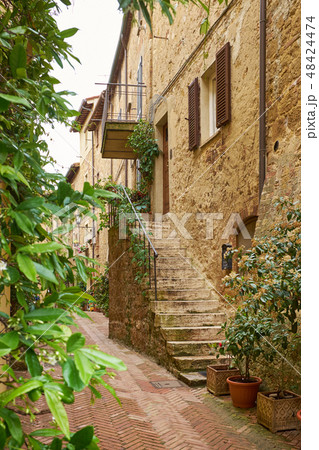 Typical italian narrow street Typical italian narrow street 48424474