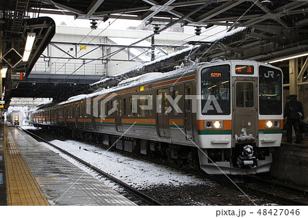 冬の上越線高崎口211系(ダブルパンタ車) 冬の上越線高崎口211系(ダブルパンタ車) 48427046