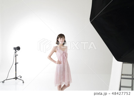 白ホリ　スタジオ撮影イメージ 48427752
