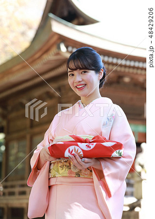 着物と女性 48429206