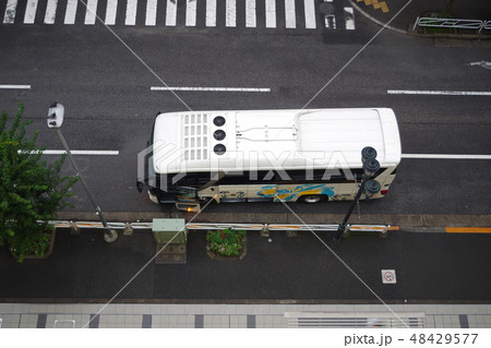 バスを空撮 バスを空撮 48429577
