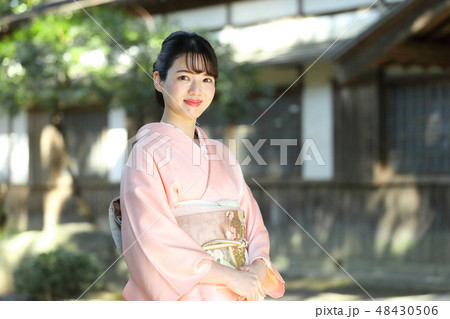 着物姿の女性 48430506