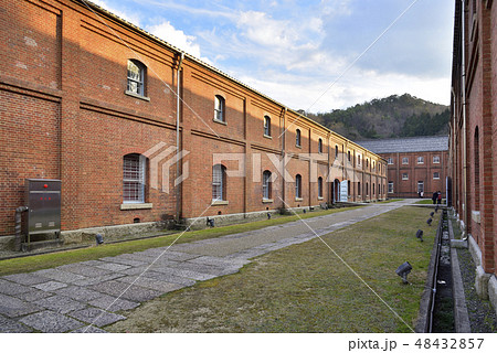 舞鶴赤れんがパーク　赤れんが倉庫群（京都府舞鶴市） 48432857