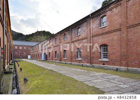 舞鶴赤れんがパーク　赤れんが倉庫群（京都府舞鶴市） 48432858