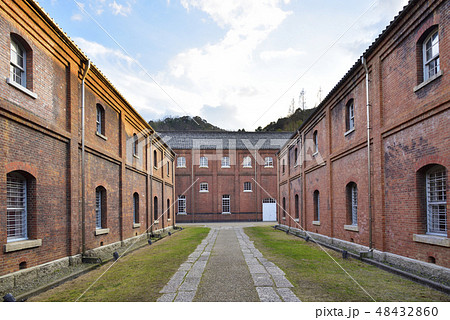 舞鶴赤れんがパーク　赤れんが倉庫群（京都府舞鶴市） 48432860