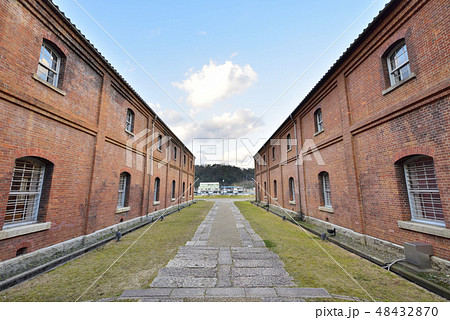 舞鶴赤れんがパーク　赤れんが倉庫群（京都府舞鶴市） 48432870