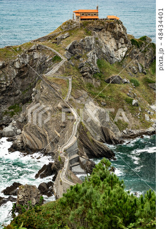 Zigzag steps to top of San Juan de Gaztelugatxe chapel Zigzag steps to top of San Juan de Gaztelugatxe chapel 48434401