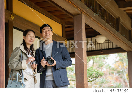 ミドル夫婦 旅行 秋 観光イメージ ミドル夫婦 旅行 秋 観光イメージ 48438190