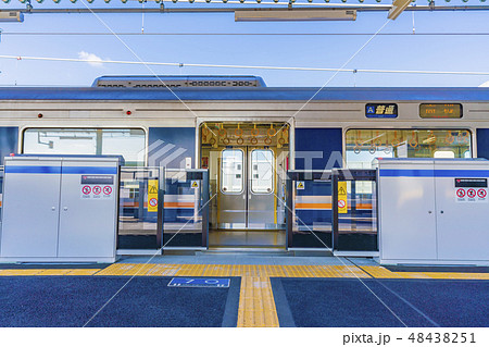 鉄道 ホームドア イメージ 鉄道 ホームドア イメージ 48438251