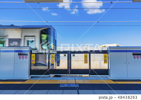鉄道 ホームドア イメージ 鉄道 ホームドア イメージ 48438263