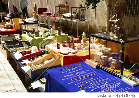 花園神社 青空骨董市 花園神社 青空骨董市 48438748