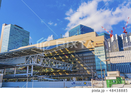 大阪　大阪駅前風景 48438885