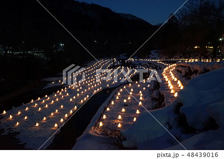 2月　日光243湯西川温泉・沢口河川敷ﾐﾆかまくら会場･雪景色ﾗｲﾄｱｯﾌﾟ 48439016