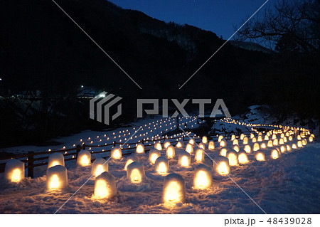 2月　日光233湯西川温泉・沢口河川敷ﾐﾆかまくら会場･雪景色ﾗｲﾄｱｯﾌﾟ 48439028