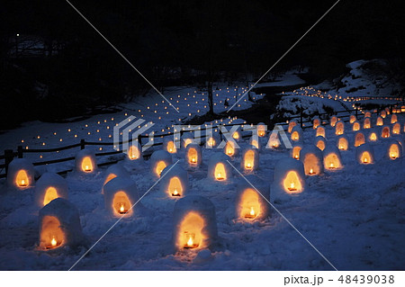 2月　日光222湯西川温泉・沢口河川敷ﾐﾆかまくら会場･雪景色ﾗｲﾄｱｯﾌﾟ 48439038