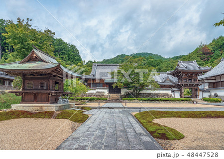 山口市 常栄寺の境内風景 48447528