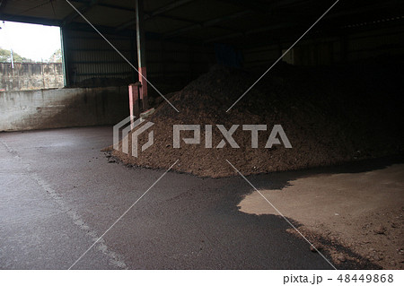 冬の土作り 48449868