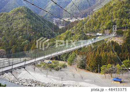谷瀬の吊り橋(奈良県吉野郡十津川村) 谷瀬の吊り橋(奈良県吉野郡十津川村) 48453375