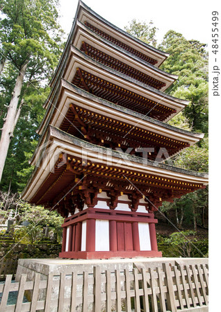 奈良にある室生寺の風景 48455499